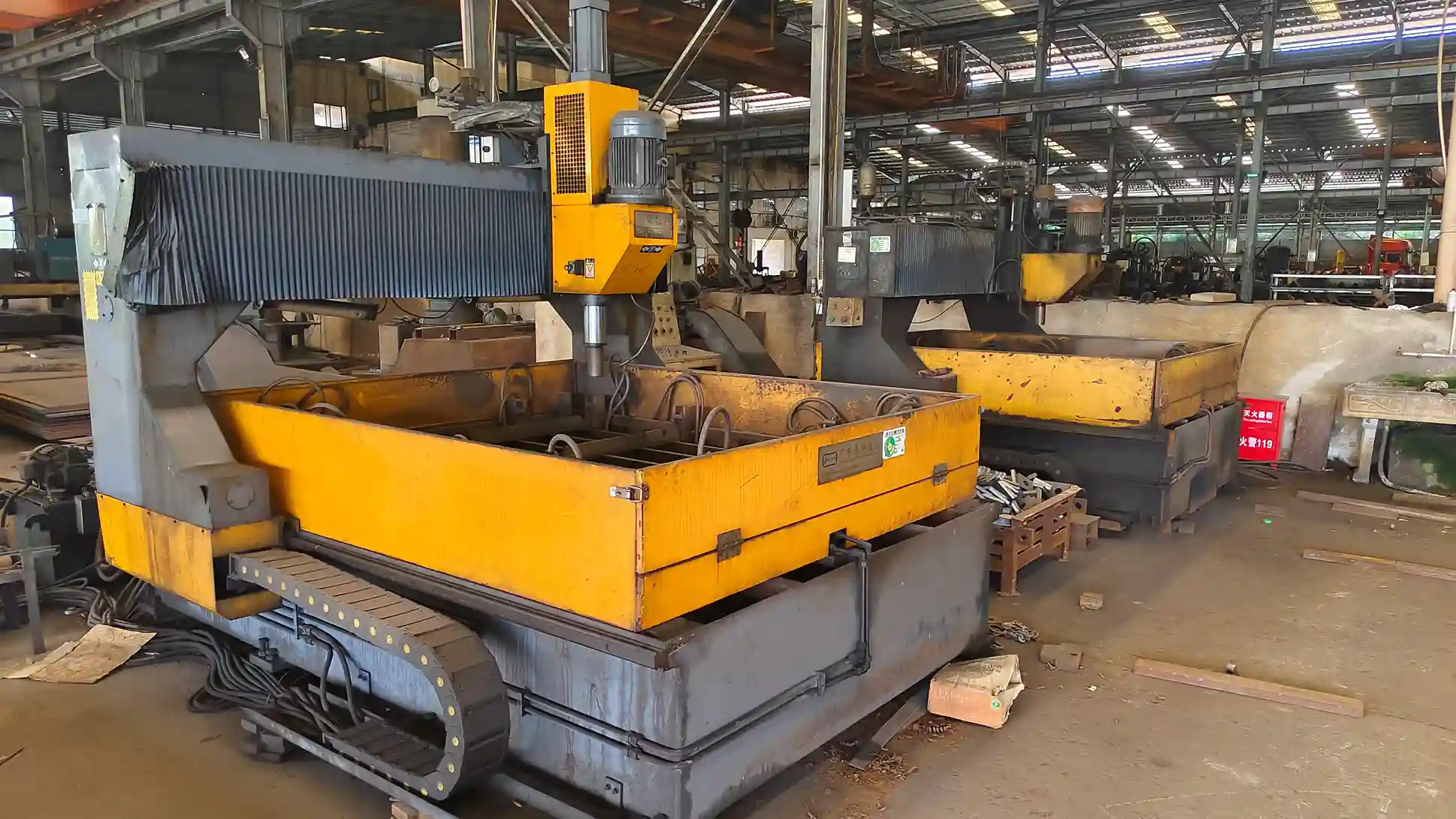 Minyi Steel Tower gantry milling machines in factory workshop